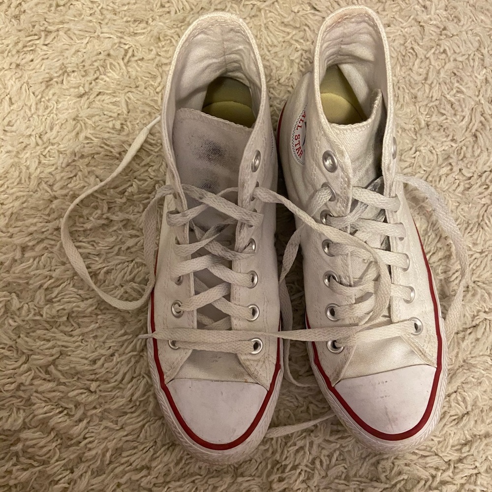 white converse - Picture 2 of 3